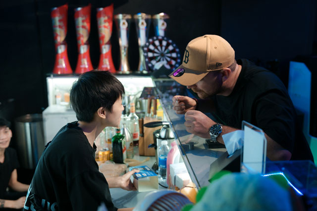 Bí mật phía sau quầy bar – nơi bắt đầu mọi câu chuyện