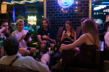 Cuồng nhiệt trong đêm – vũ trường và nhịp sống hiện đại